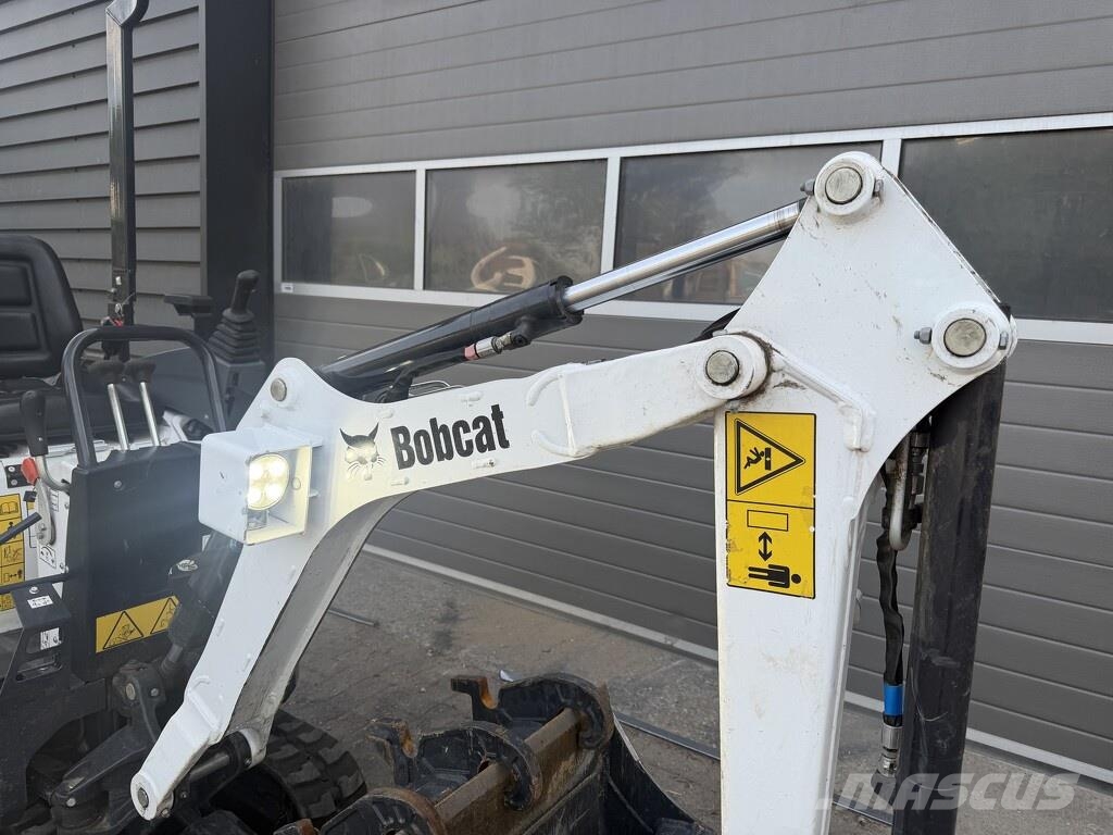 Bobcat E10 z minigraver 2026 - 120 uur €290 LEASE Mini kotrók < 7t