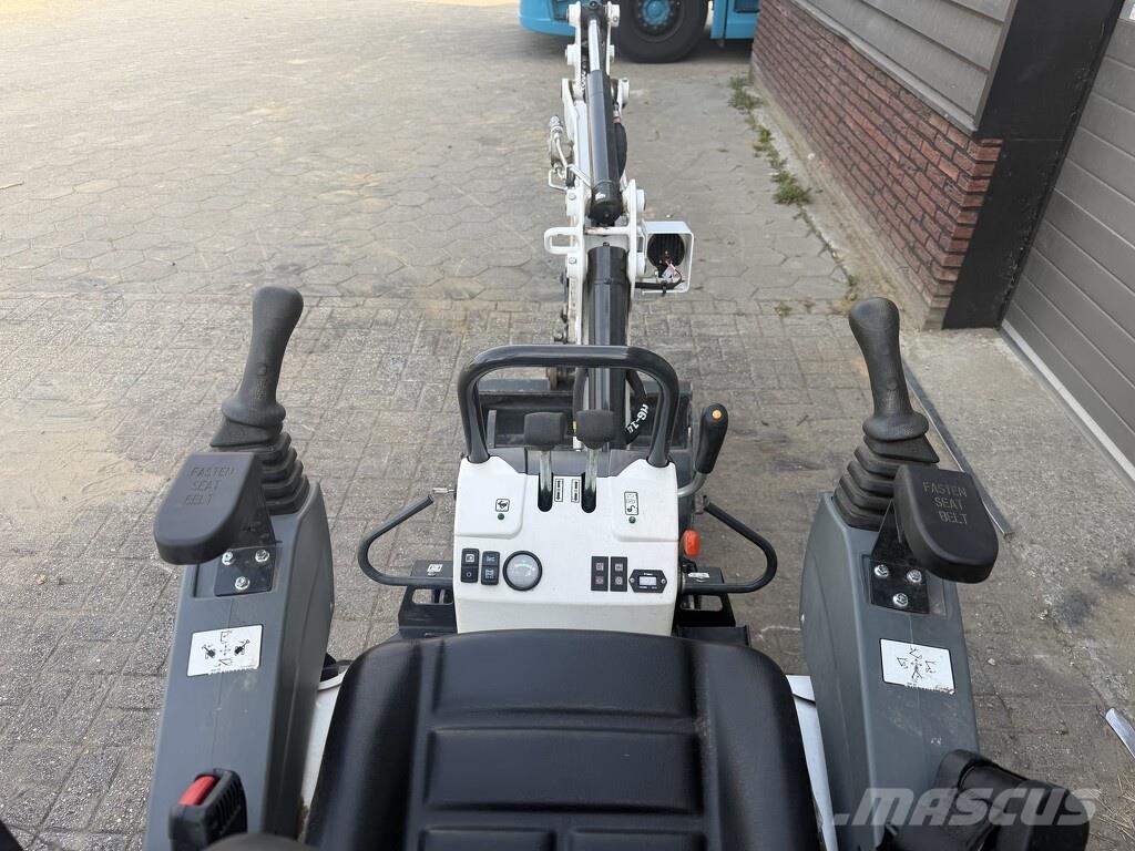 Bobcat E10 z minigraver 2026 - 120 uur €290 LEASE Mini kotrók < 7t