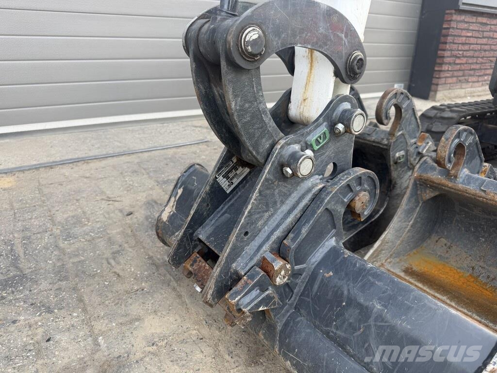 Bobcat E10 z minigraver 2026 - 120 uur €290 LEASE Mini kotrók < 7t