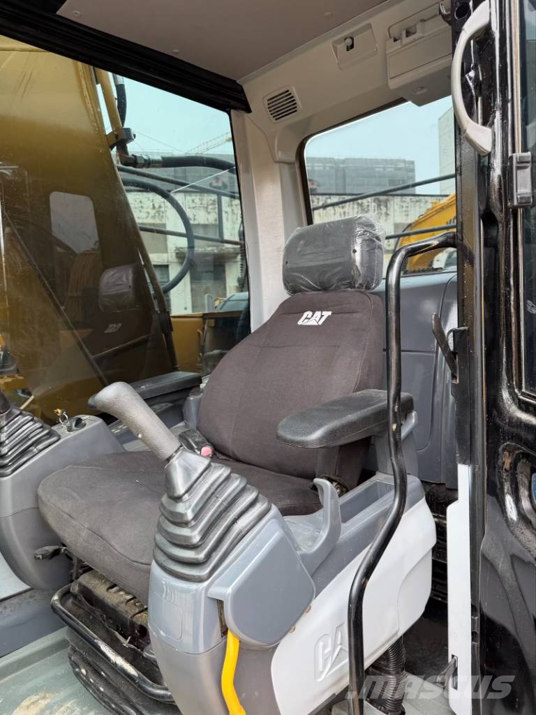 CAT 323D2L Source factory 대형 굴삭기 29톤 이상