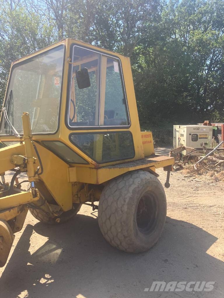 MBU 93 Mini Grader معدات تمهيد الطرق