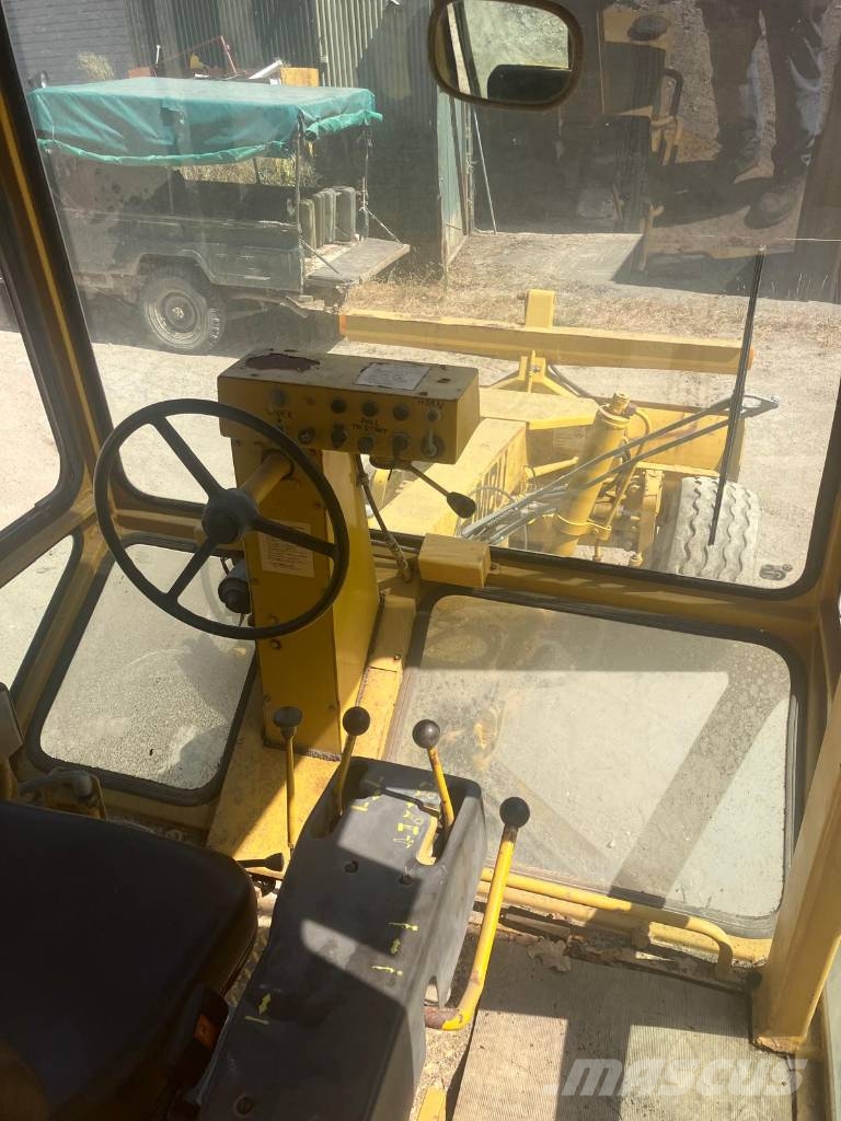 MBU 93 Mini Grader معدات تمهيد الطرق