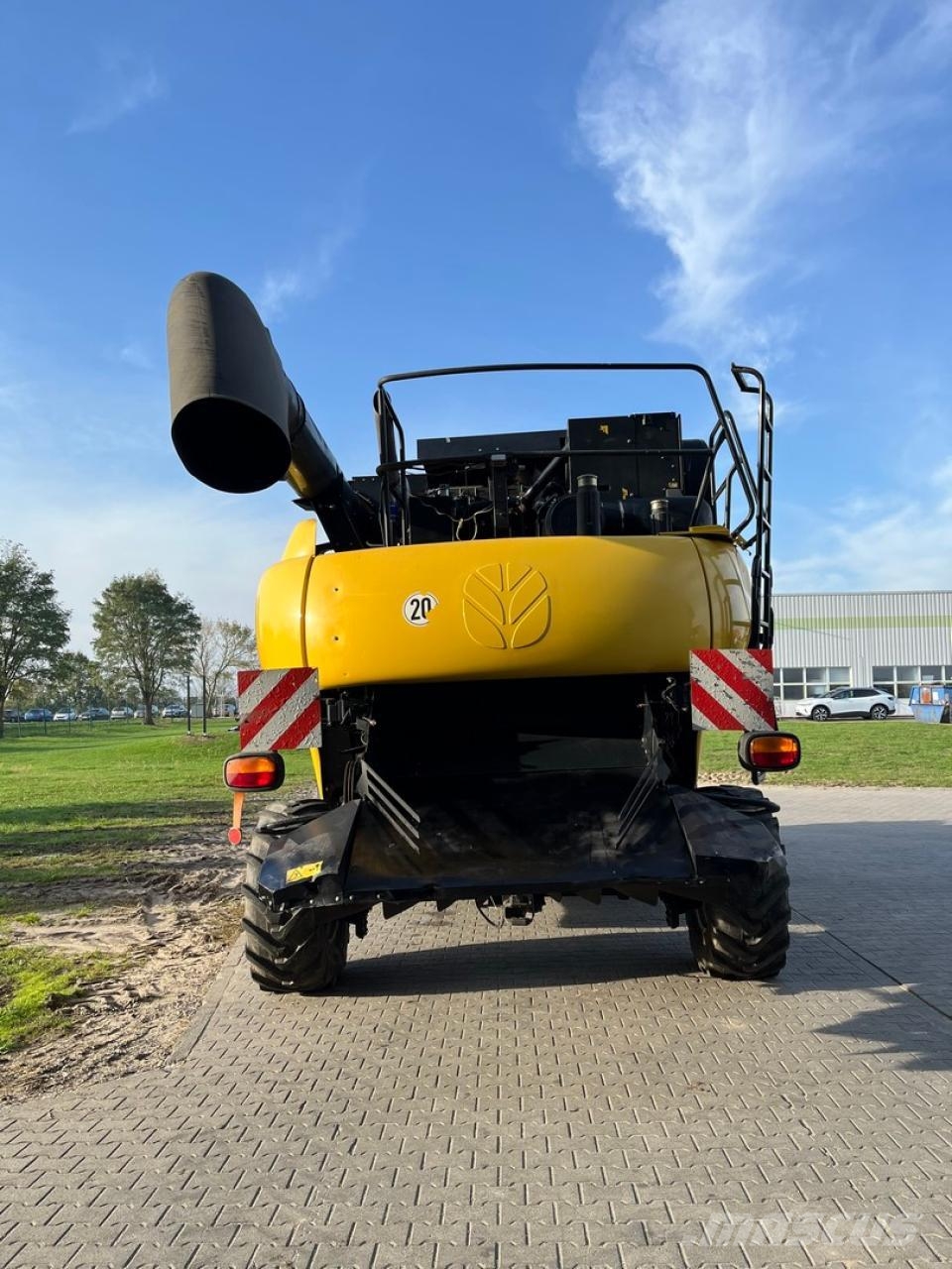 New Holland CR 9070 联合收割机