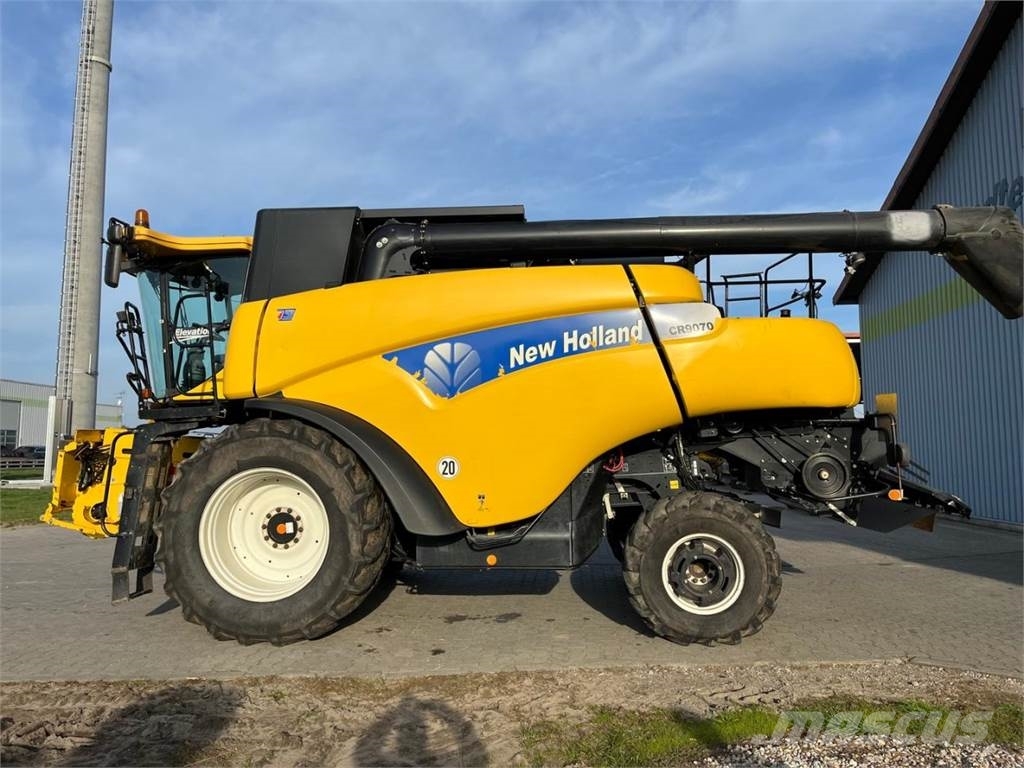 New Holland CR 9070 Mähdrescher