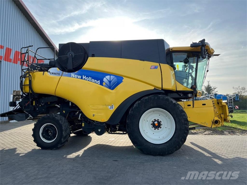 New Holland CR 9070 联合收割机