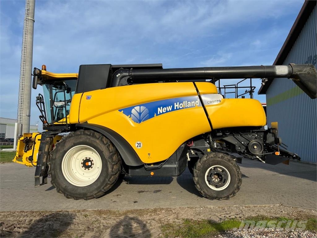 New Holland CR 9070 联合收割机