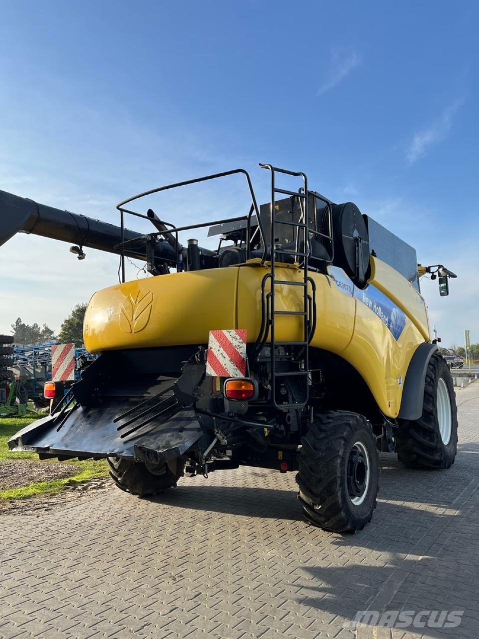 New Holland CR 9070 联合收割机