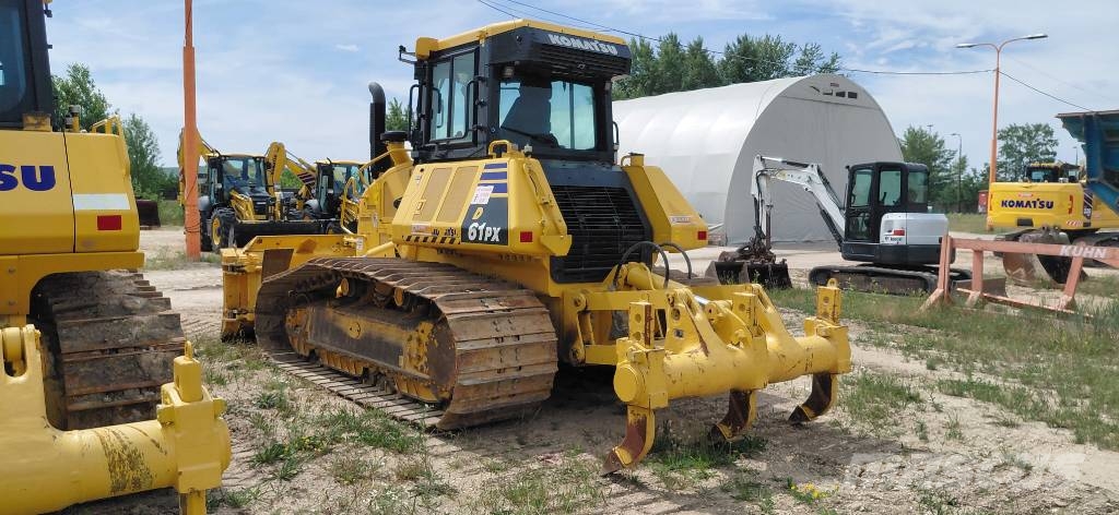 Komatsu D 61 PX-24 بلدوزرات مجنزرة