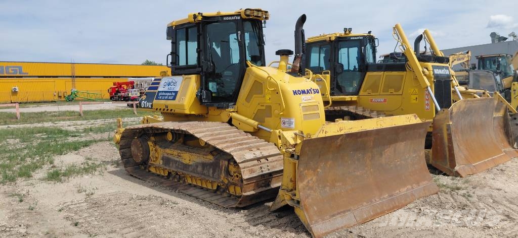 Komatsu D 61 PX-24 بلدوزرات مجنزرة