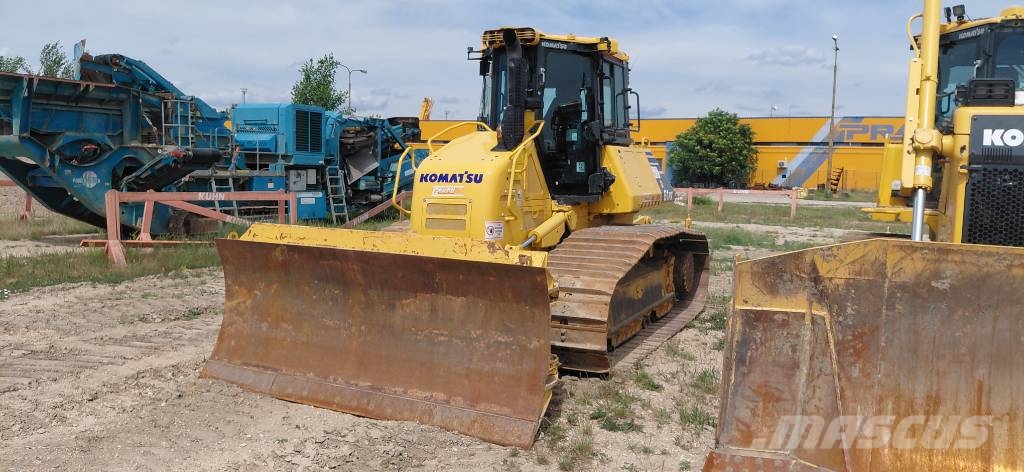 Komatsu D 61 PX-24 بلدوزرات مجنزرة