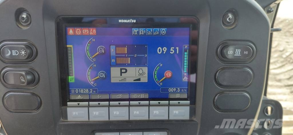 Komatsu D 61 PX-24 بلدوزرات مجنزرة