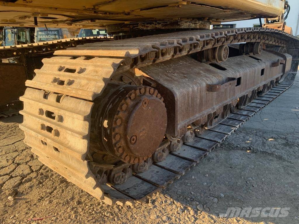 CAT 330F VAH حفارات زحافة