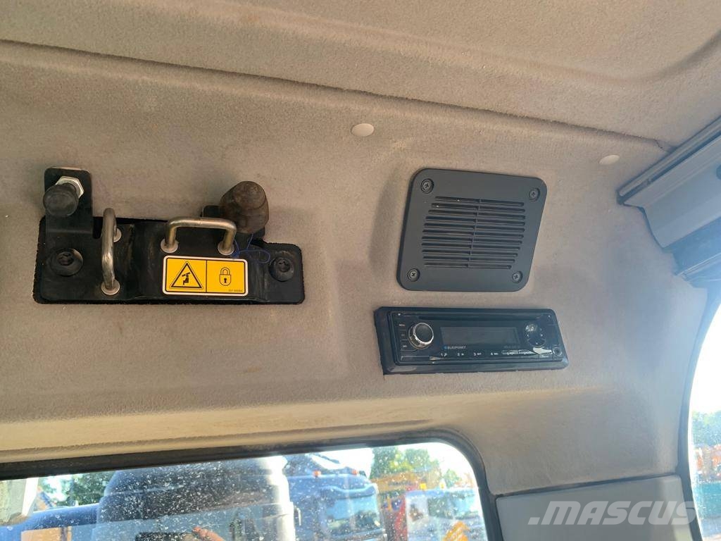 CAT 330F VAH حفارات زحافة