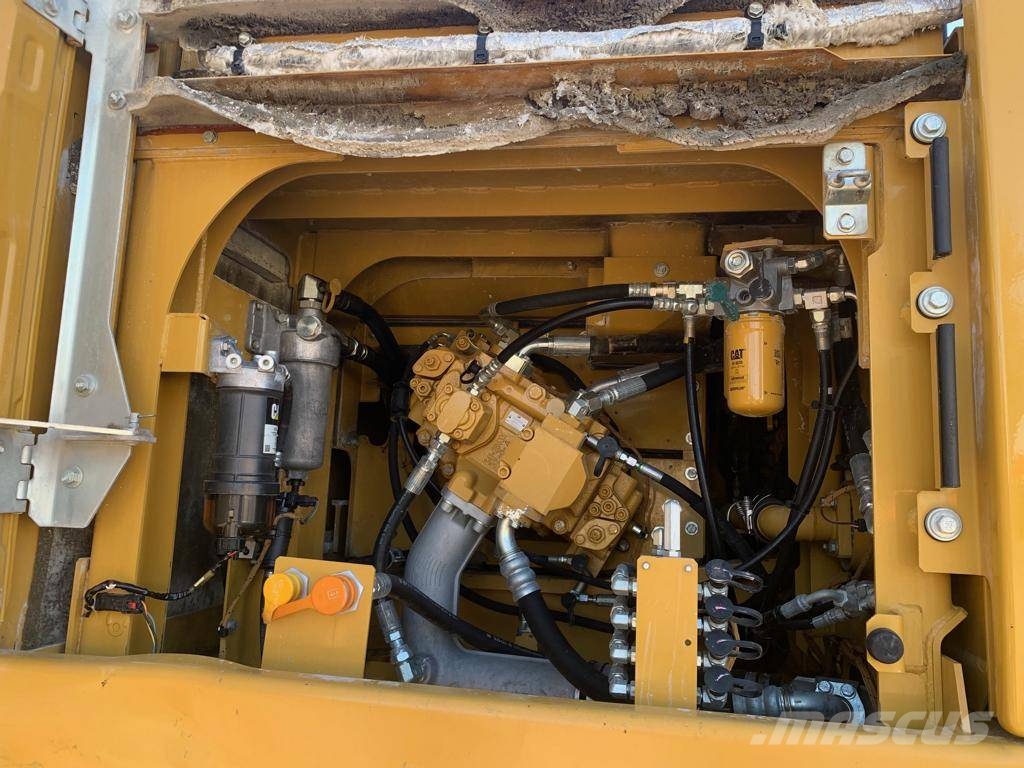 CAT 330F VAH حفارات زحافة