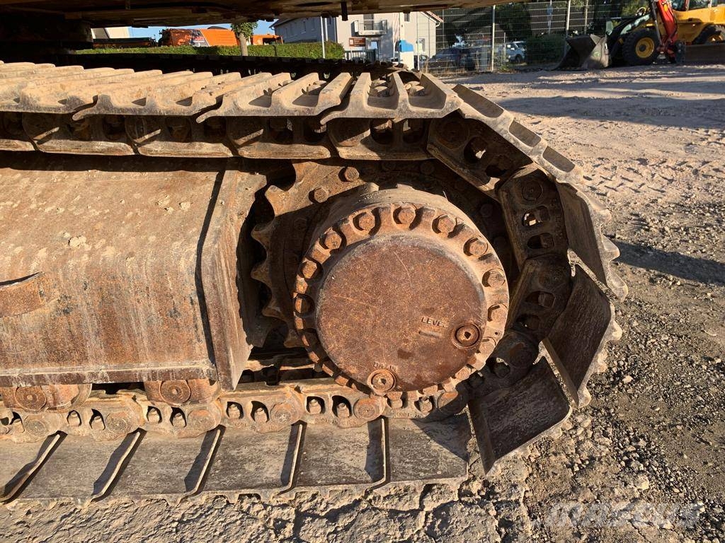 CAT 330F VAH حفارات زحافة