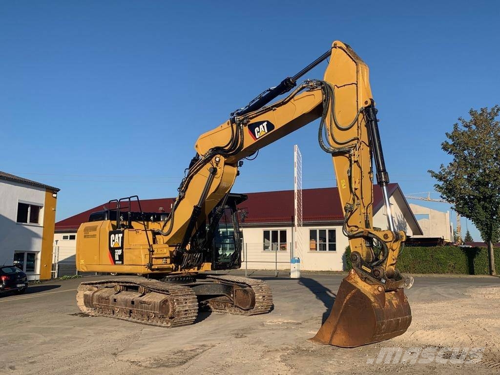CAT 330F VAH حفارات زحافة