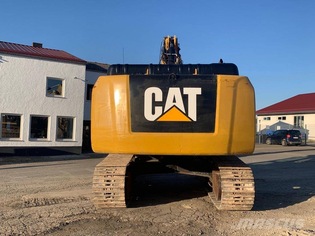 CAT 330F VAH حفارات زحافة