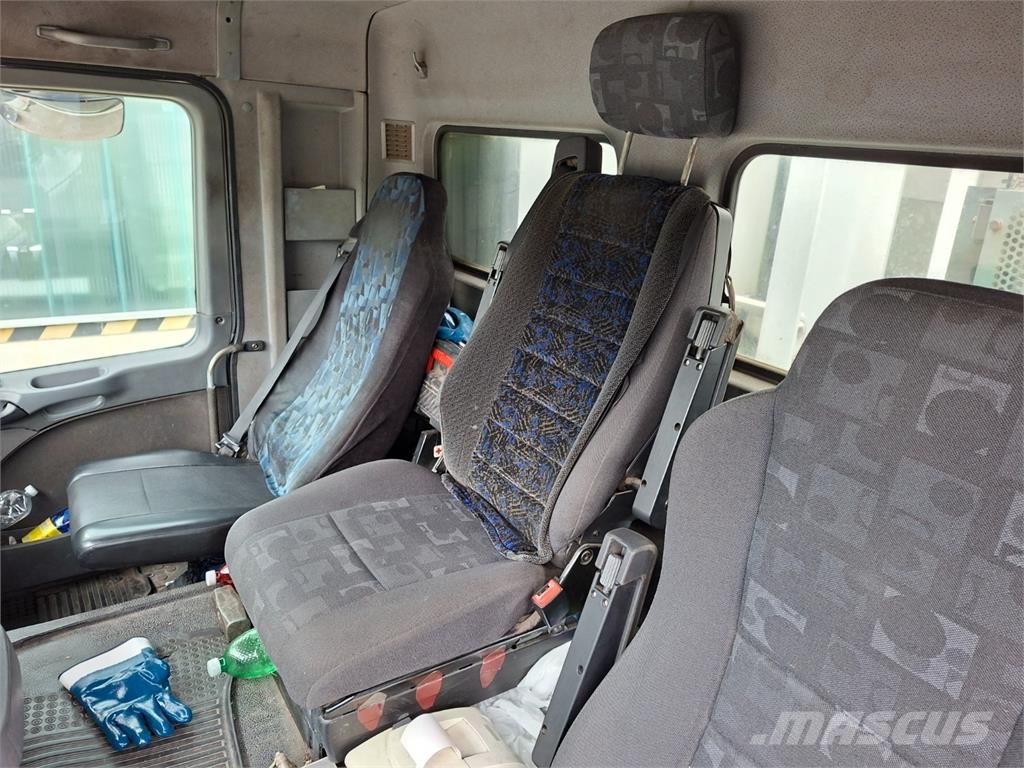 Mercedes-Benz ACTROS 2632 L 6X4 شاحنات بمقصورة وهيكل