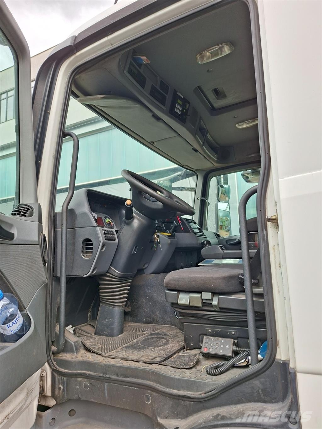 Mercedes-Benz ACTROS 2632 L 6X4 شاحنات بمقصورة وهيكل
