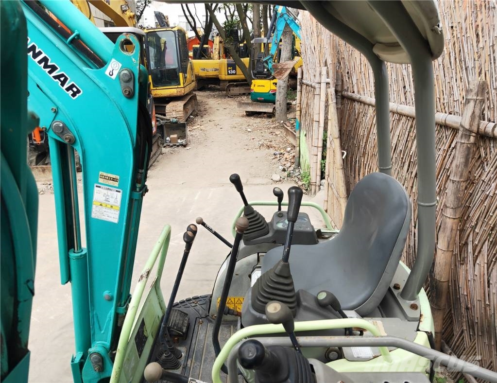 Yanmar Vio15 小型挖掘机