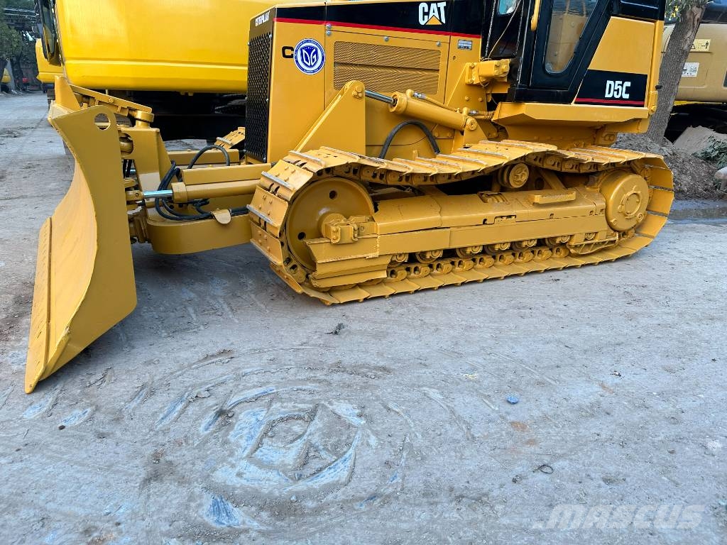 CAT D5C معدات تمهيد الطرق