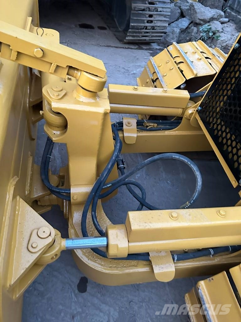 CAT D5C معدات تمهيد الطرق