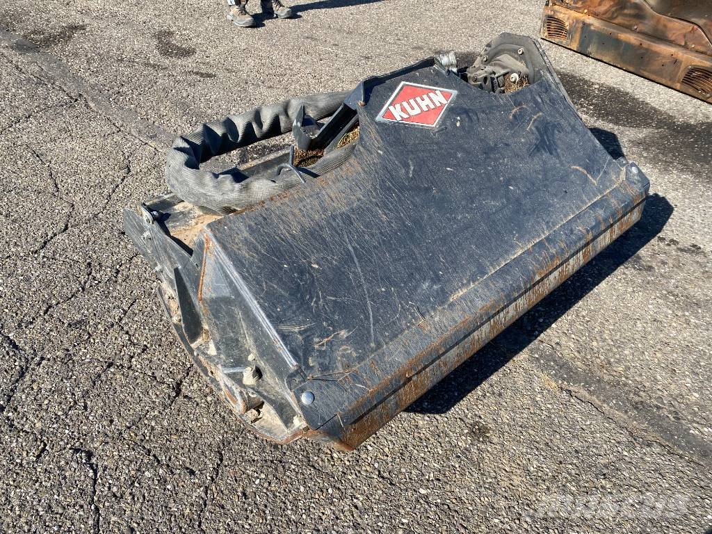 Kuhn PRO-LONGER GII/EP 7483 + Tête de fauchage endommag Pensasleikkurit