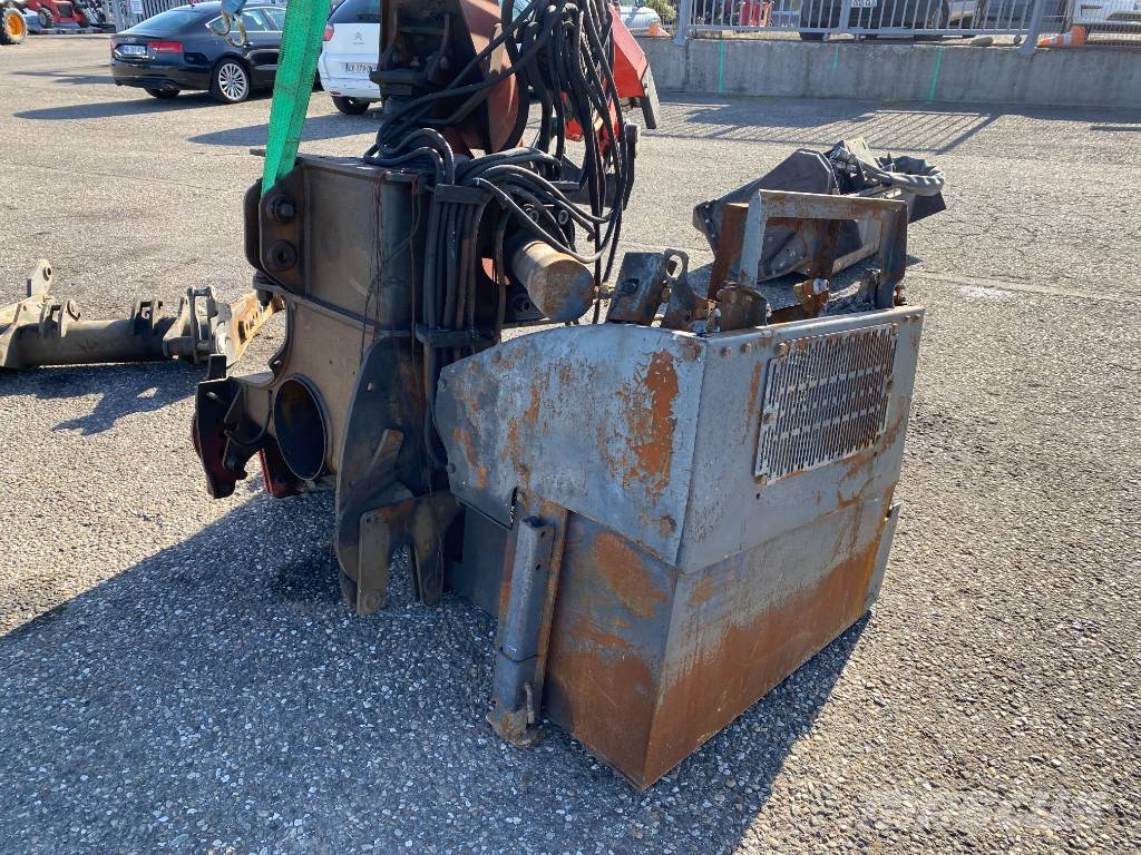 Kuhn PRO-LONGER GII/EP 7483 + Tête de fauchage endommag Pensasleikkurit