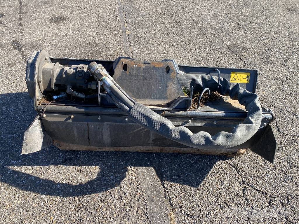 Kuhn PRO-LONGER GII/EP 7483 + Tête de fauchage endommag Pensasleikkurit
