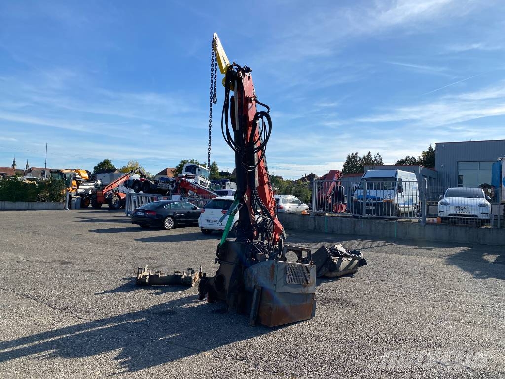 Kuhn PRO-LONGER GII/EP 7483 + Tête de fauchage endommag Pensasleikkurit