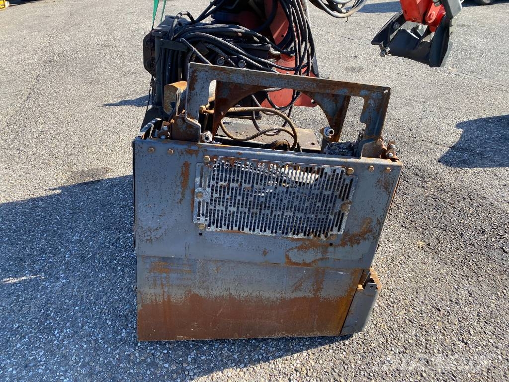 Kuhn PRO-LONGER GII/EP 7483 + Tête de fauchage endommag Pensasleikkurit