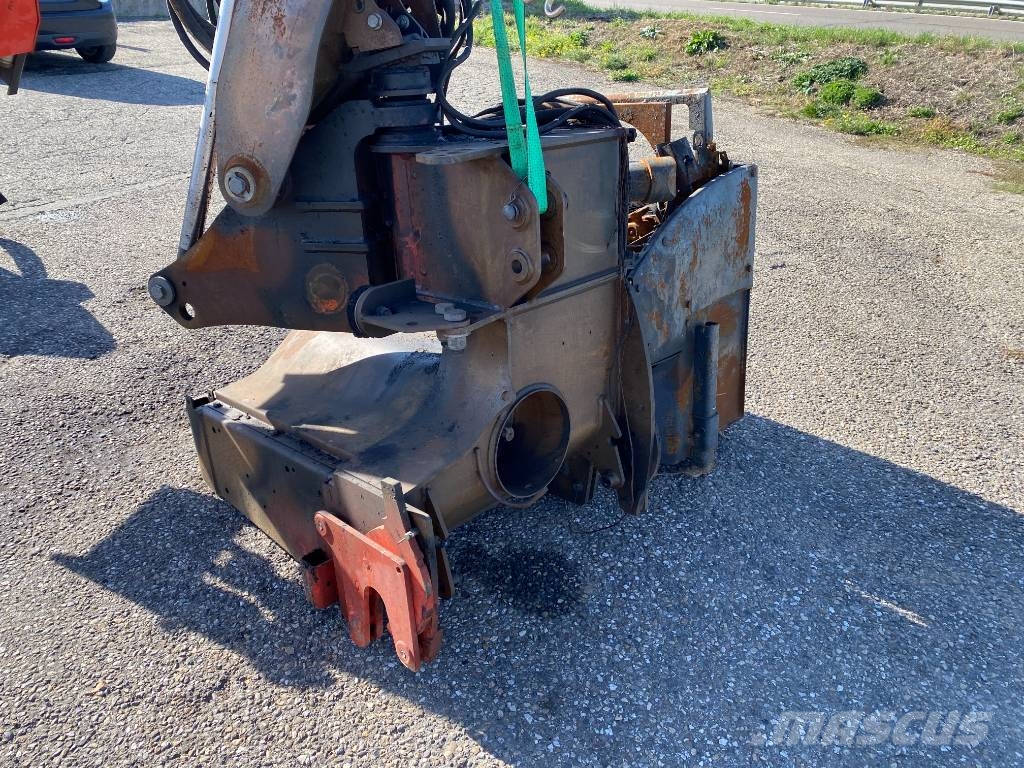 Kuhn PRO-LONGER GII/EP 7483 + Tête de fauchage endommag Pensasleikkurit