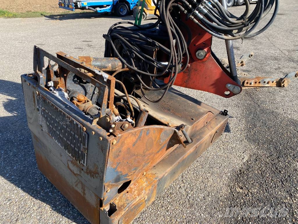 Kuhn PRO-LONGER GII/EP 7483 + Tête de fauchage endommag Pensasleikkurit