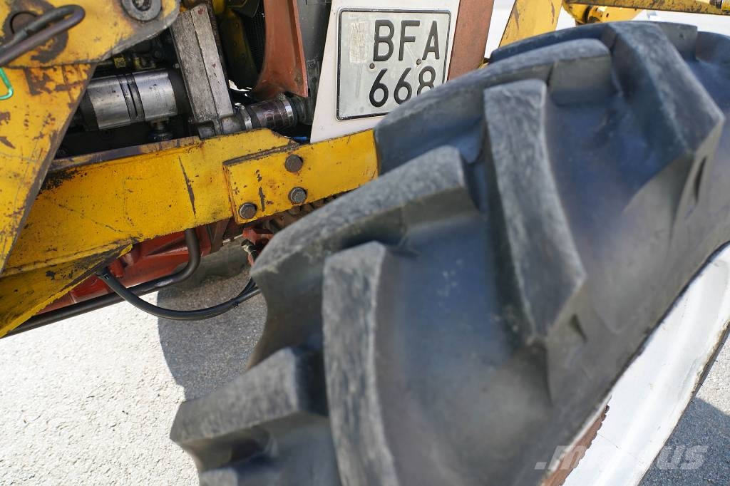 International 844 / BFA668 الجرارات