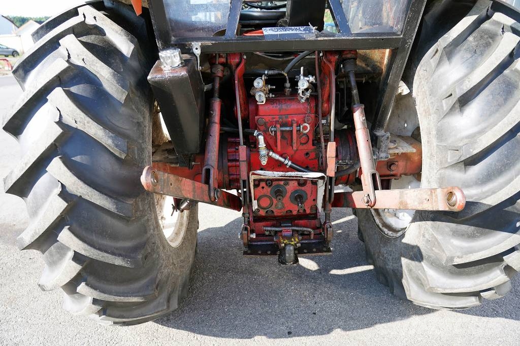 International 844 / BFA668 الجرارات