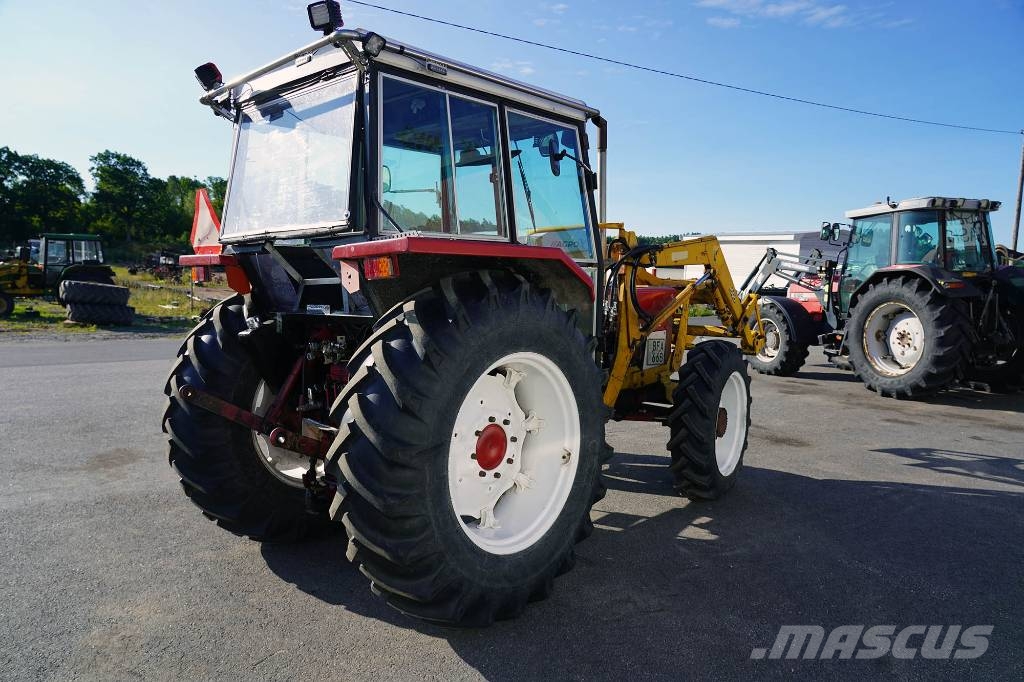 International 844 / BFA668 الجرارات
