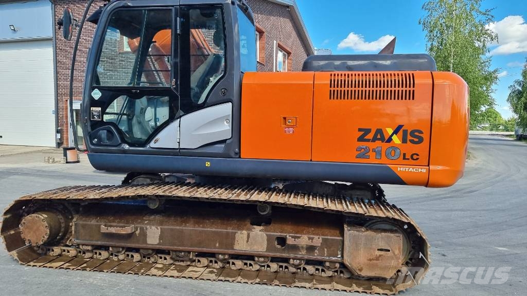 Hitachi 210LC 5-B حفارات زحافة
