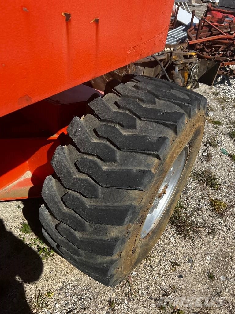 Terex TB 85 Plataformas con brazo de elevación manual