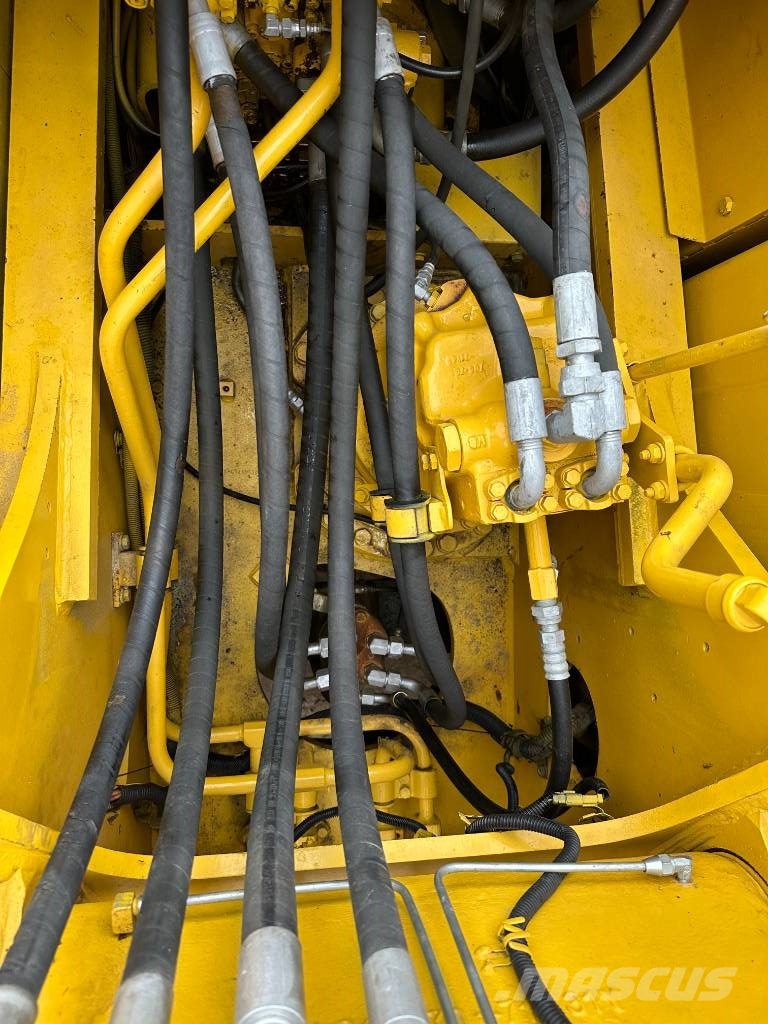 Komatsu PC 220-8 Εκσκαφείς με ερπύστριες