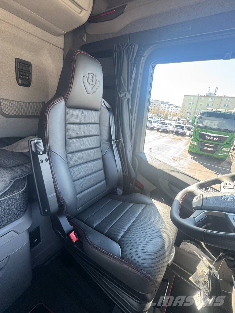 Scania S 660 8x4*4 Kranväxlare HIAB 302 Camiones grúa