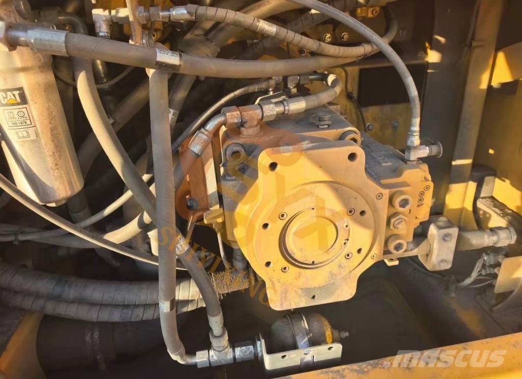 CAT 395 Kāpurķēžu ekskavatori