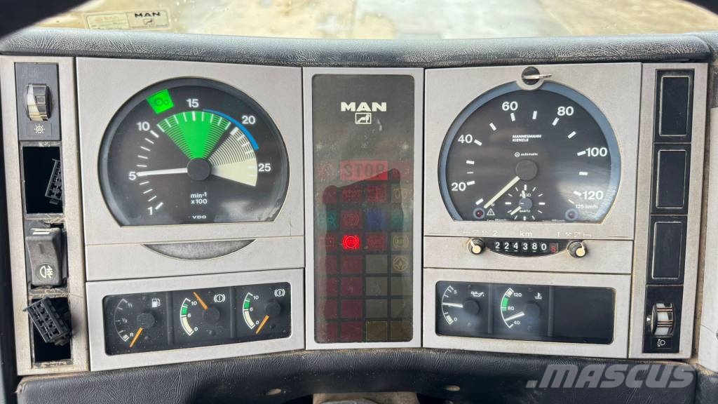 MAN 27.293 6x4 water tank - full spring - 9000L Tankbiler