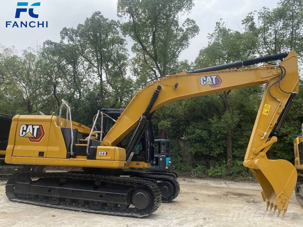 CAT 323 履带挖掘机
