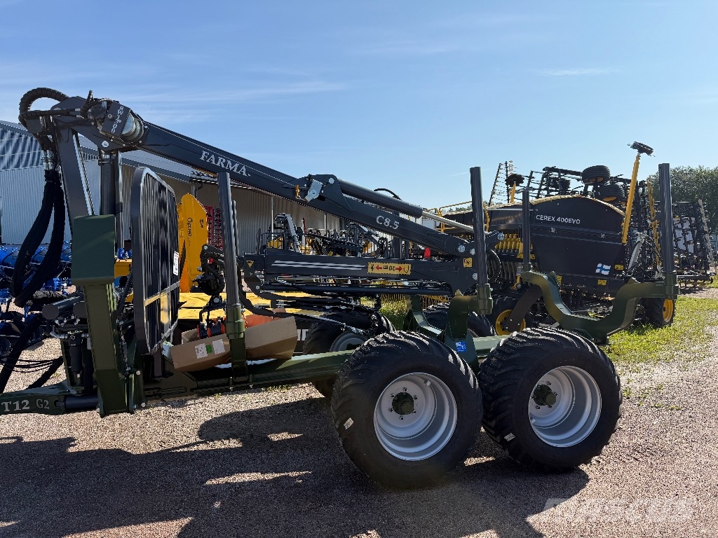 Farma T12 G2 8,5m kran Forstanhänger