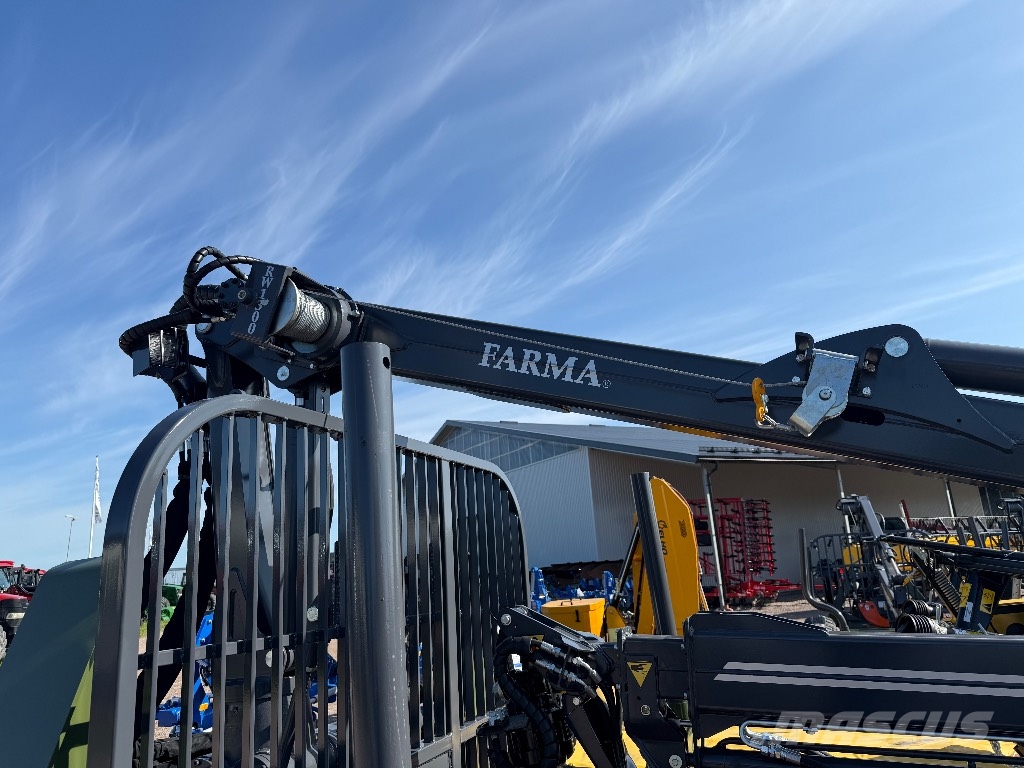 Farma T12 G2 8,5m kran Forstanhänger