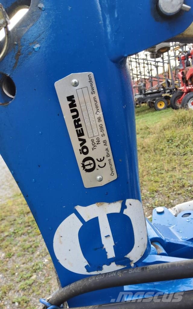 Överum CT 4975 H محاريث تقليدية