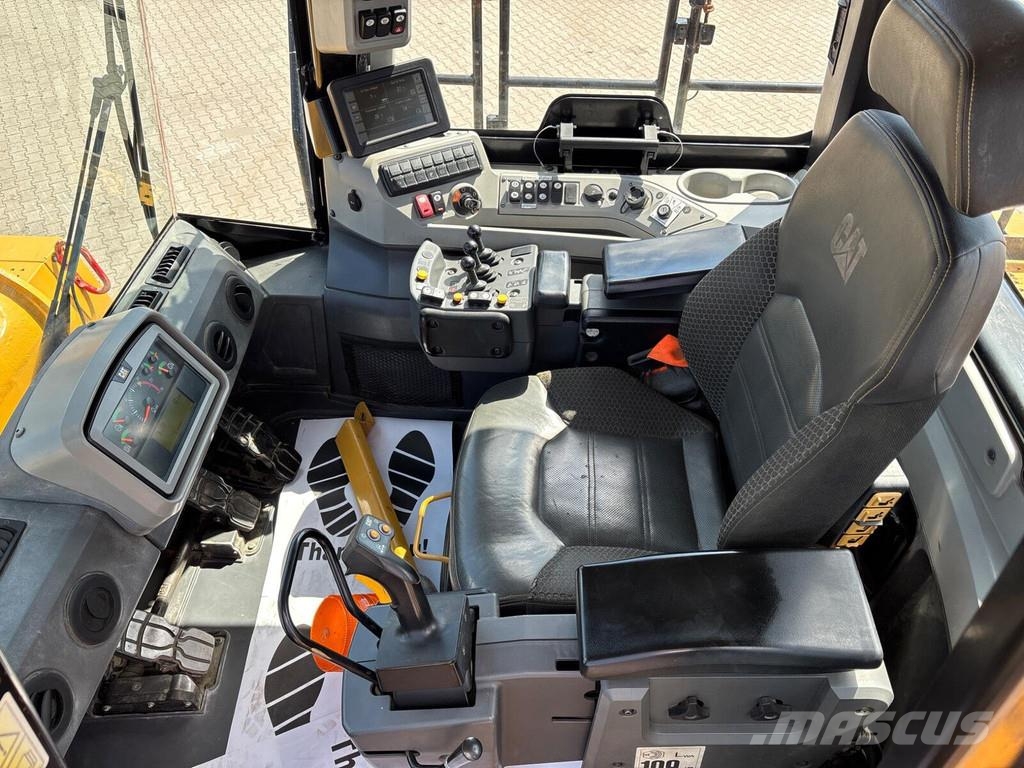 CAT 988K XE Pale gommate