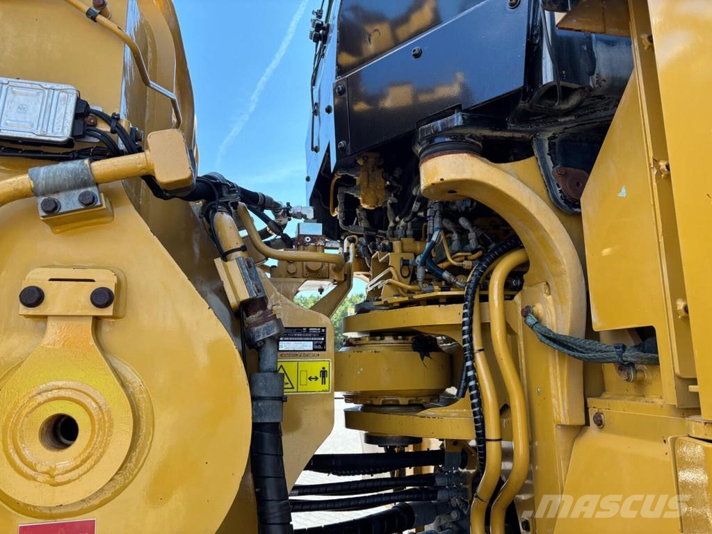 CAT 988K XE Pale gommate