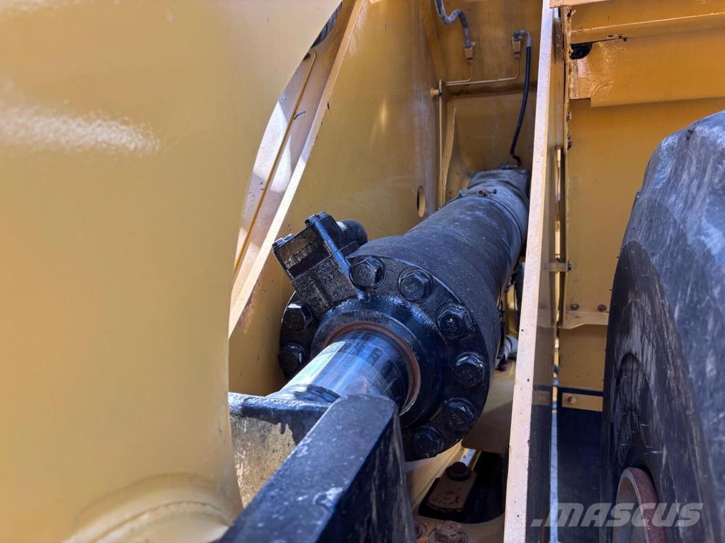 CAT 988K XE Pale gommate
