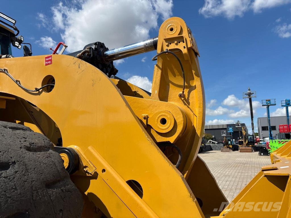 CAT 988K XE Pale gommate